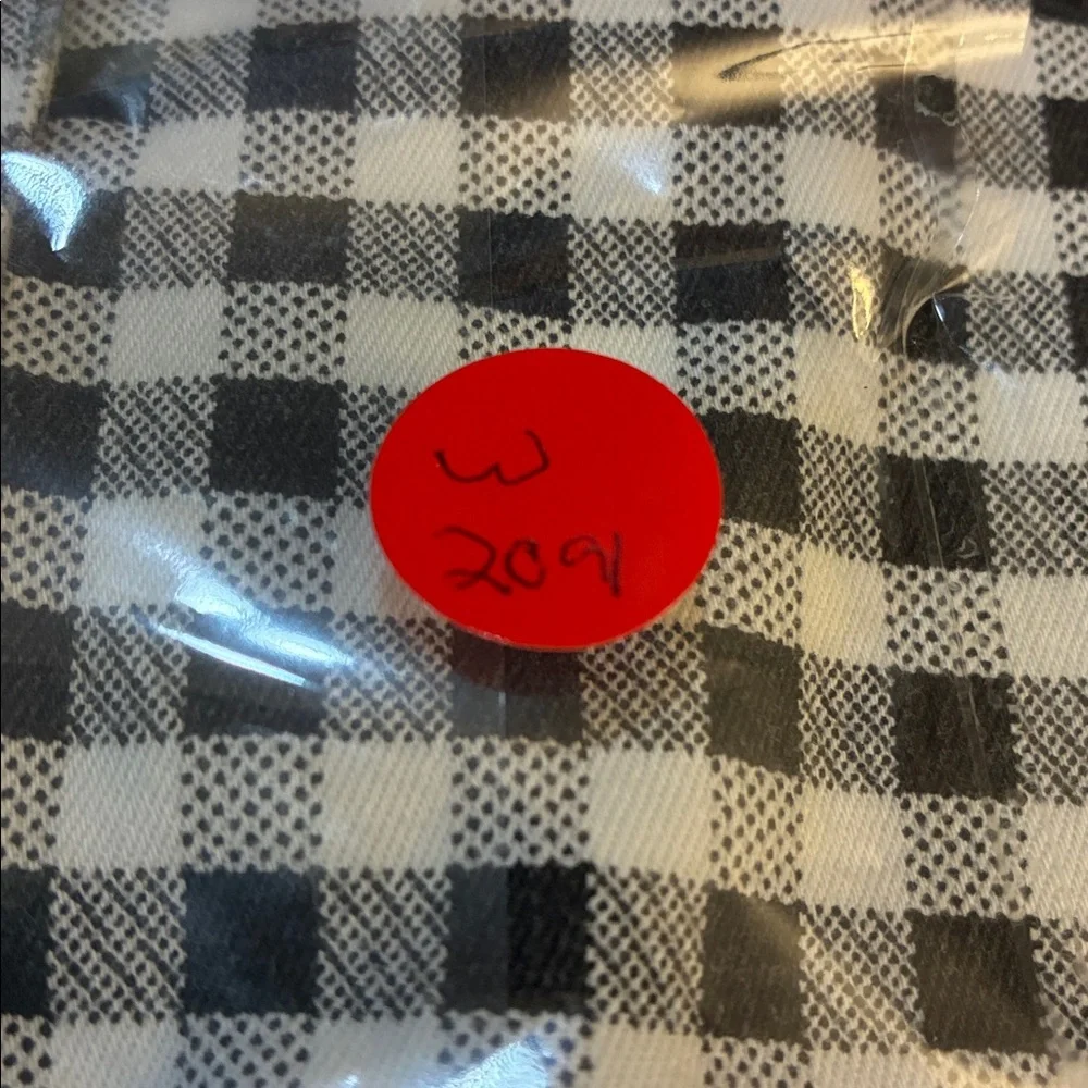 Baccini Black & White Gingham Mini Skirt Size 10. Pre-owned, great condition